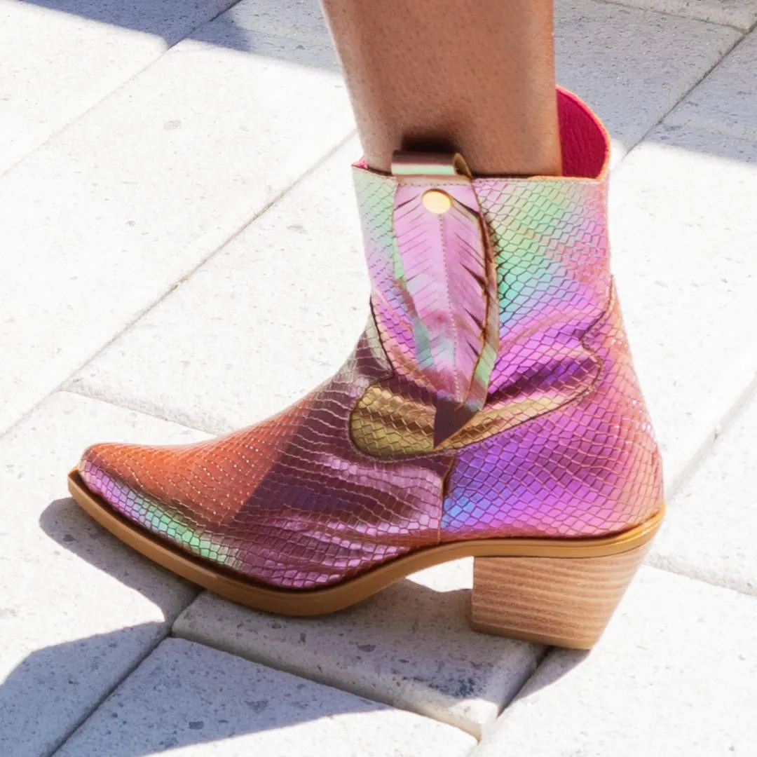 Magnifique- Iridescent cowboy boot