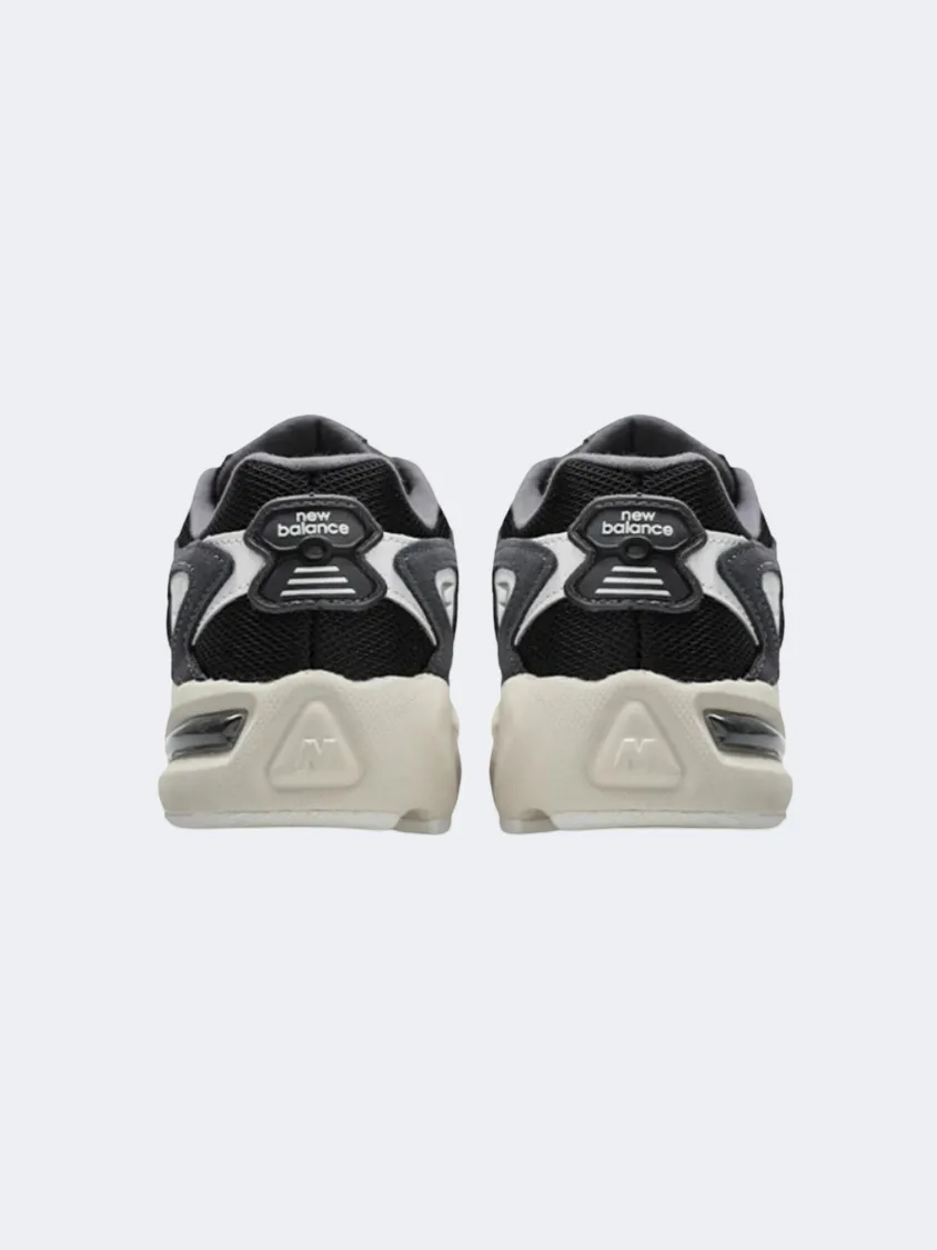 New Balance 725 Unisex Lifestyle Shoes Black/White