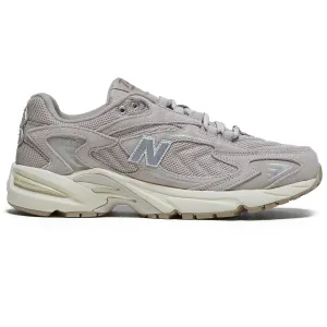 New Balance 725V1 Shoes - Moonrock/Light Mushroom/Metallic Silver