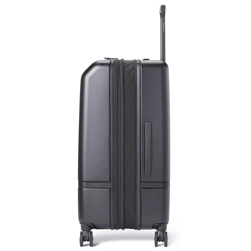 Nomatic Check-In 29" Expandable Spinning Suitcase