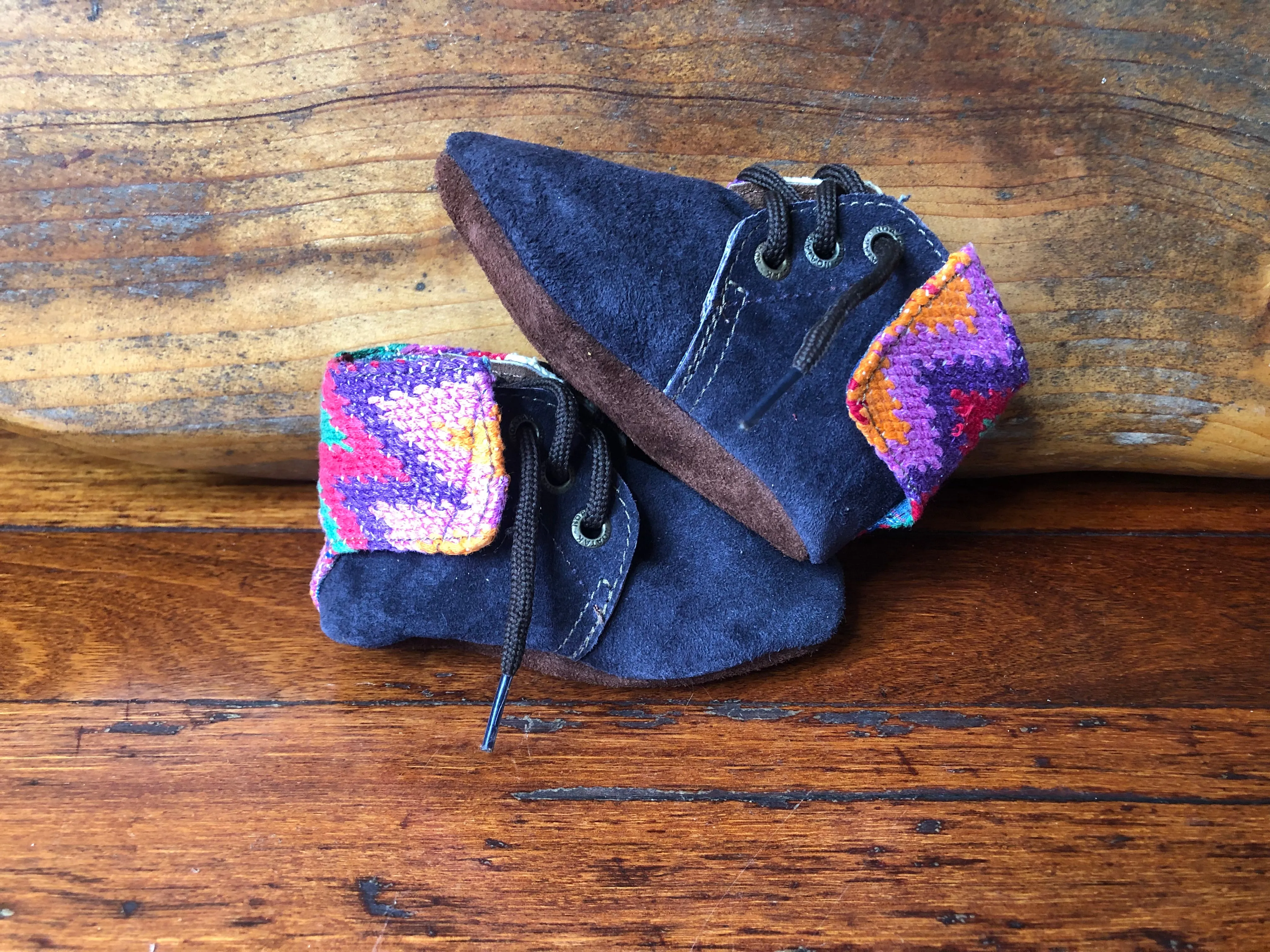 Size 21 Baby Moccasins - Navy with Rainbow Arrows