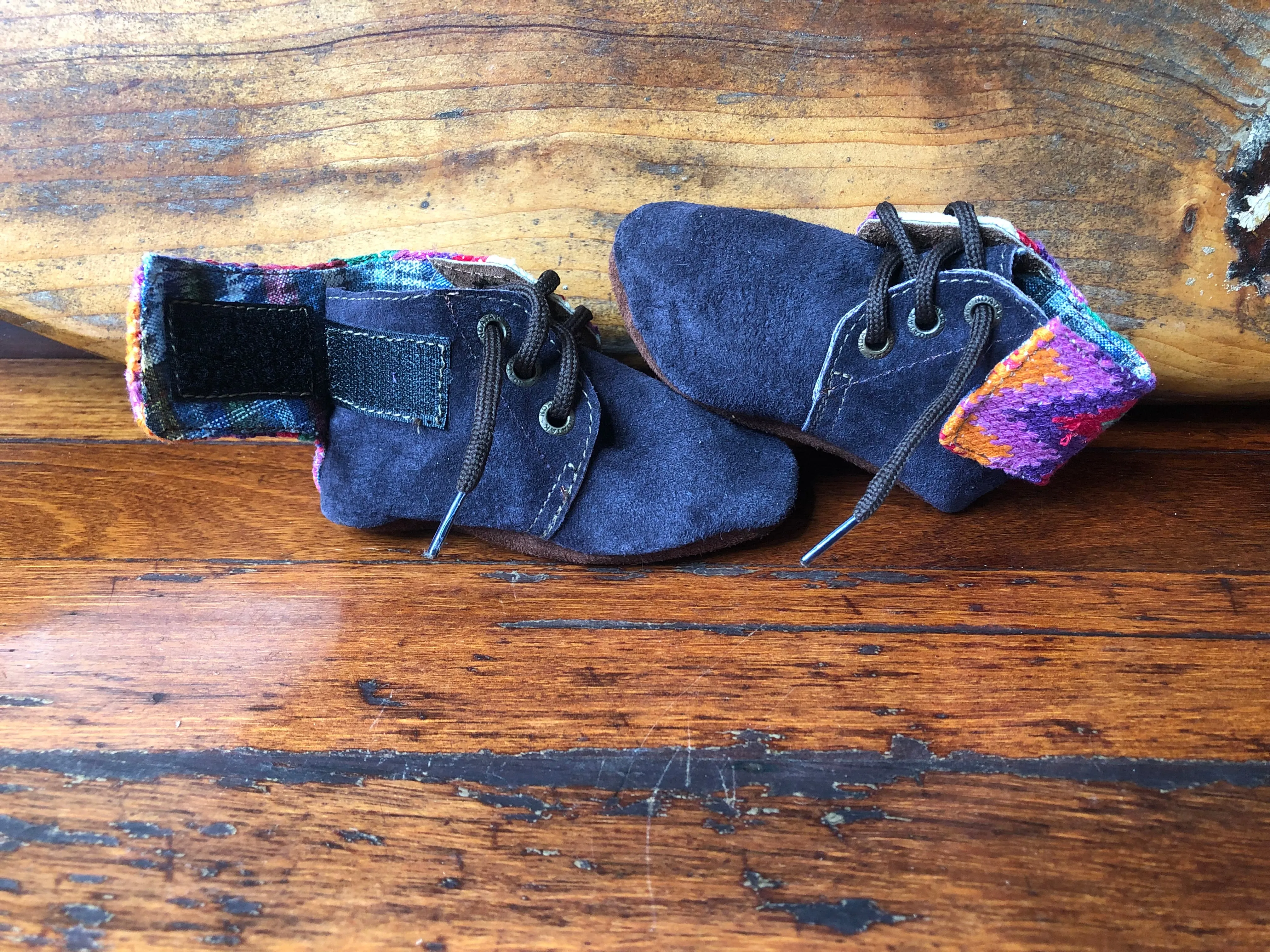 Size 21 Baby Moccasins - Navy with Rainbow Arrows