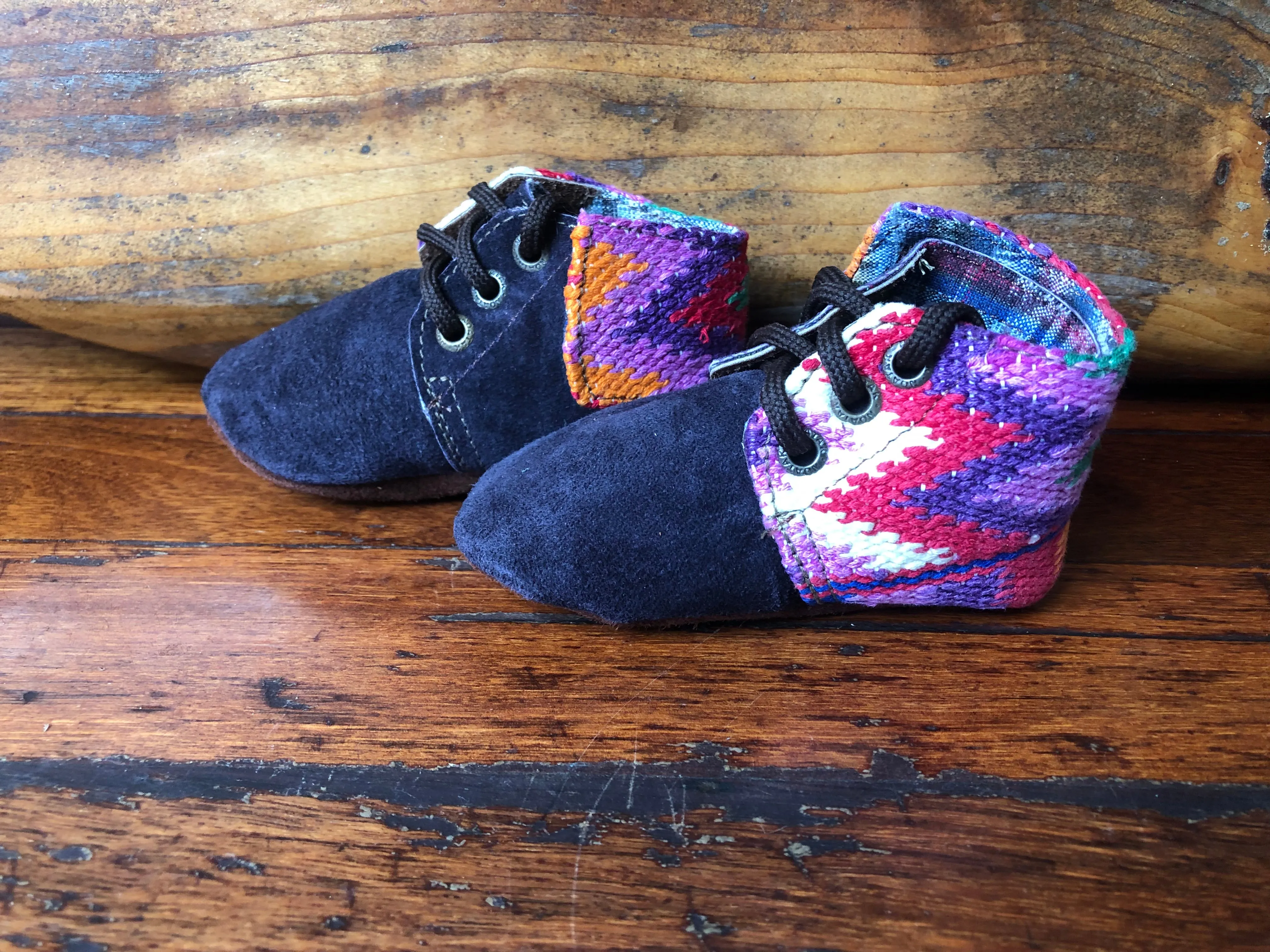 Size 21 Baby Moccasins - Navy with Rainbow Arrows