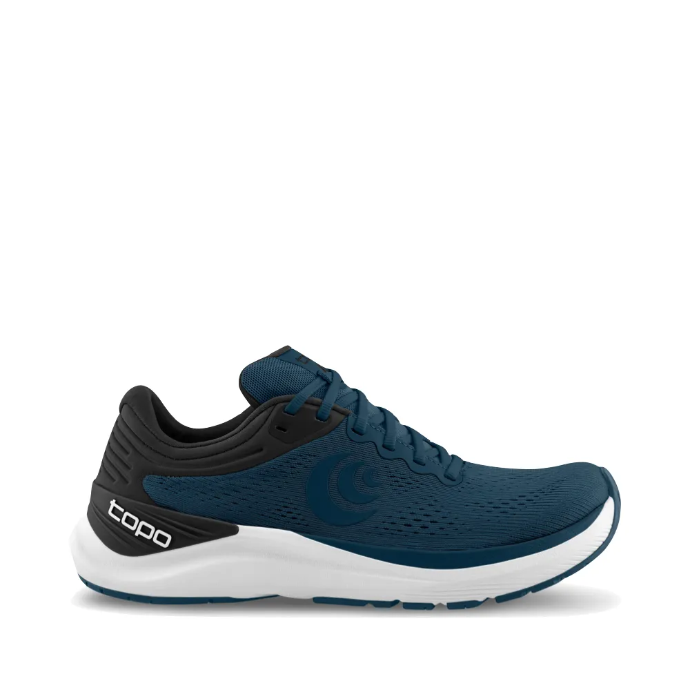 Topo Men's Ultrafly 4 Running Sneaker in Navy/Black